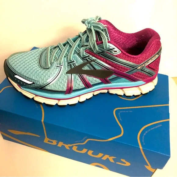 Brooks Adrenaline GTS 17 Running Shoe - Picture 3 of 11